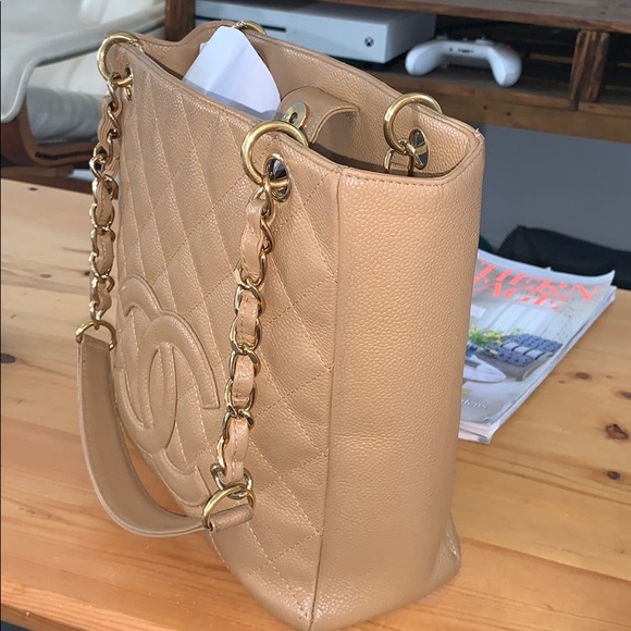 CHANEL CAVIAR GRAND SHOPPING TOTE - Picture 9 of 10